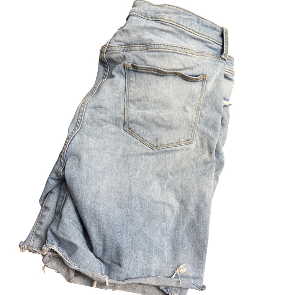 Universal Threads Womens Mid‎ Rise Bermuda Denim Shorts Size 16W Distressed